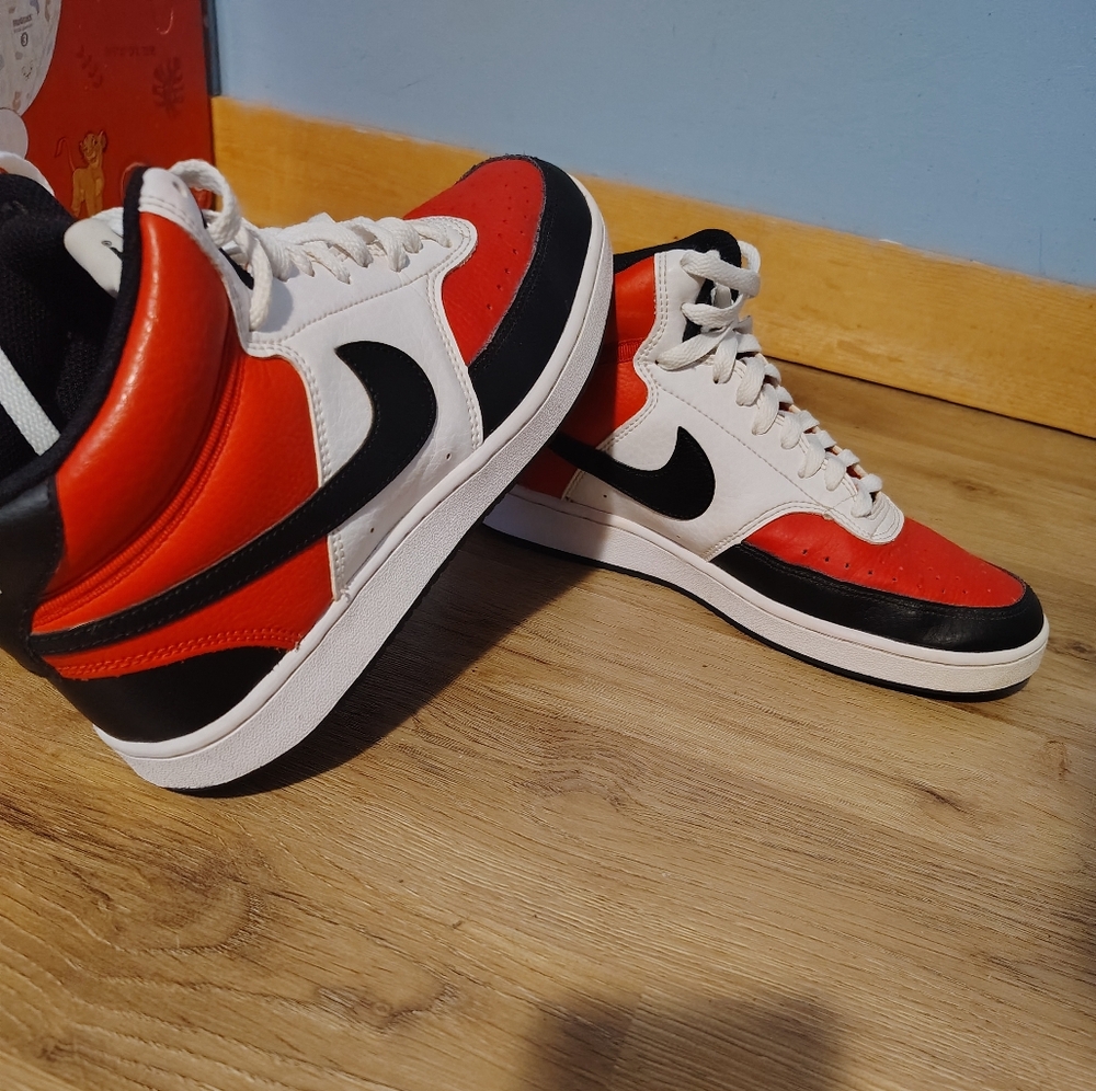 Nike Court Vision Mid Satin Red